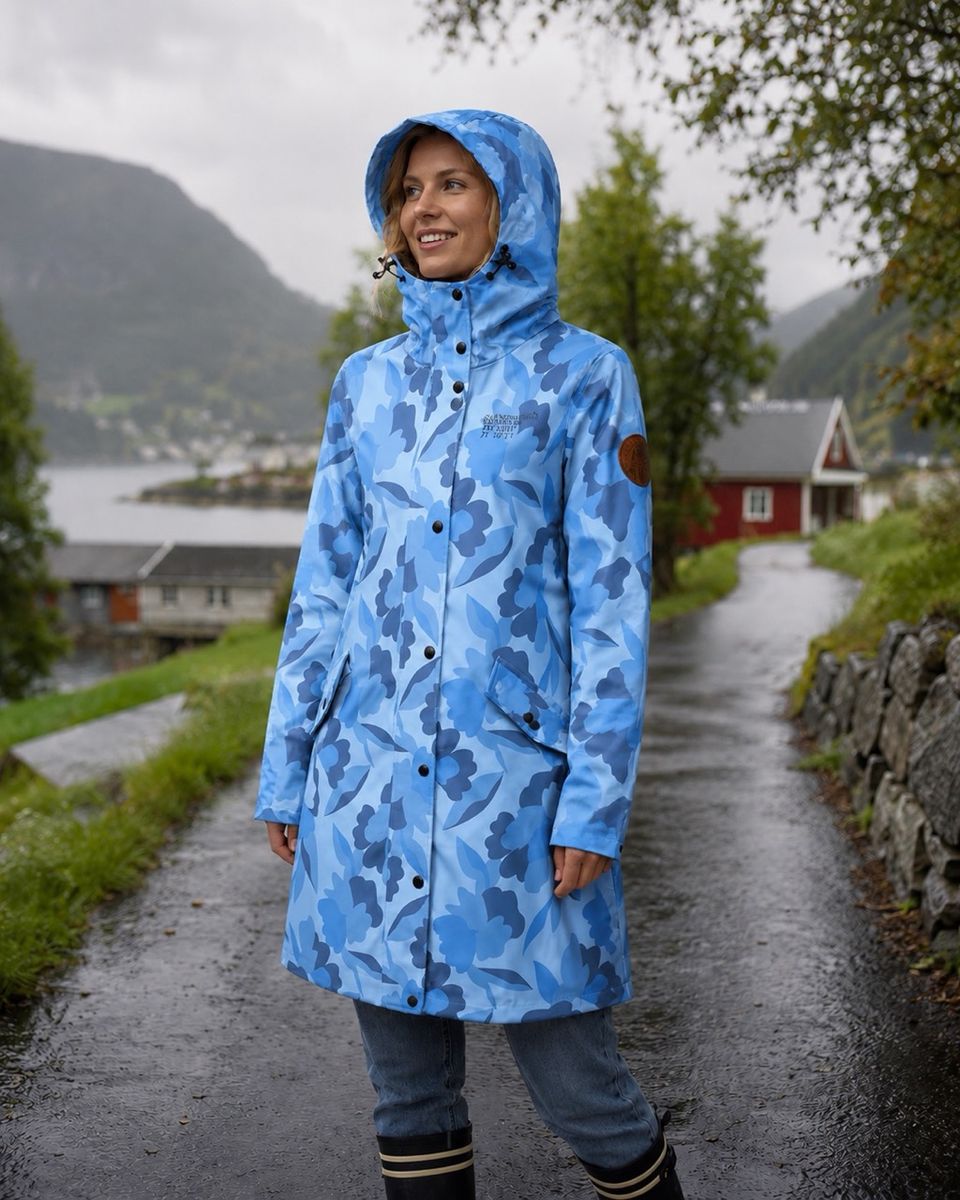 Scandinavian Explorer Floral Rain Coat - Blue Dame